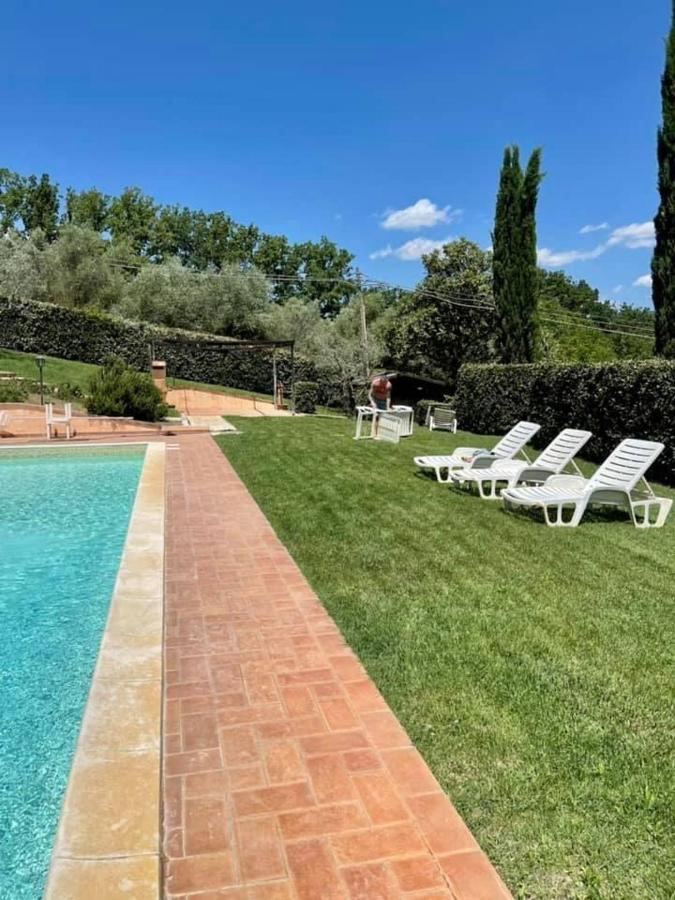 La Posta Di Bacco Apartment Gualdo Cattaneo Luaran gambar