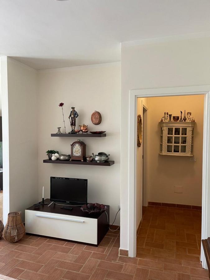La Posta Di Bacco Apartment Gualdo Cattaneo Luaran gambar